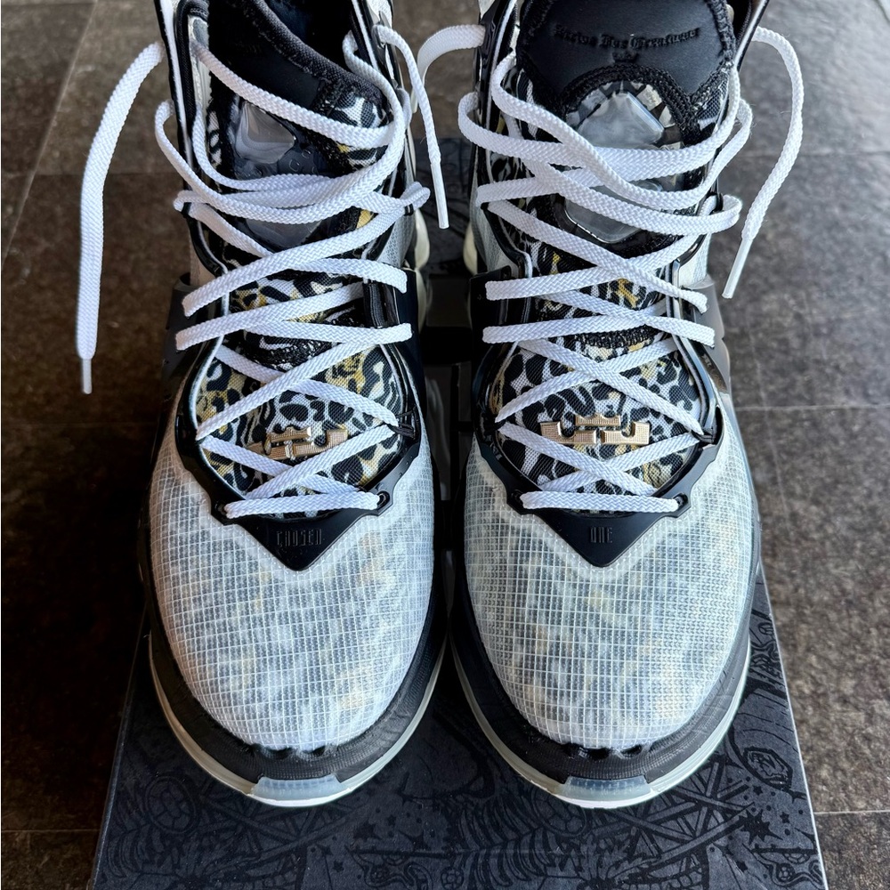 Nike LeBron 19 “Royalty” Men’s 8.5 (Women's 10) Athletic Shoes